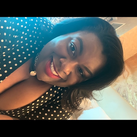 Meet your Posher, Sabrina. - Picture 8 of 17